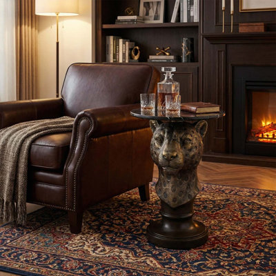 Table de bout à tête de léopard avec texture réaliste et plateau en faux marbre, parfait pour un décor audacieux et élégant