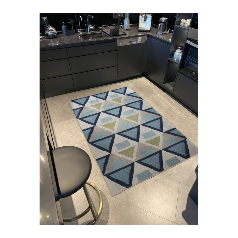 Tapis décoratif à motif géométrique triangulaire bleu lavable à la machine, Tapis de couloir 3 pi 3 po x 6 pi 7 po inclus