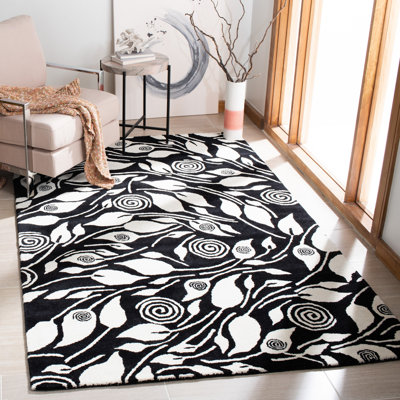 Soho Hand Tufted Wool Floral Rug