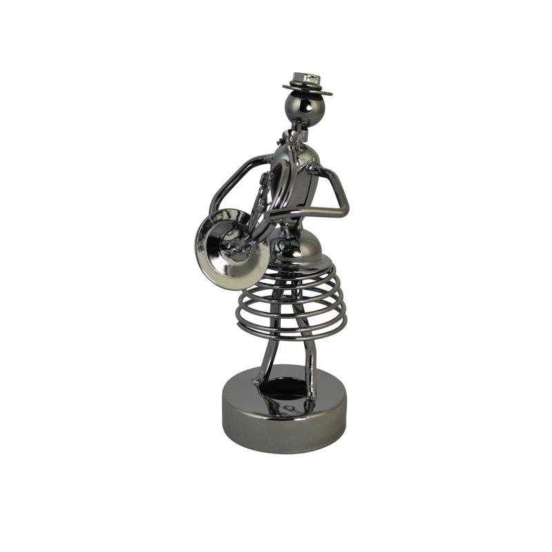 Figurine de joueuse de tuba