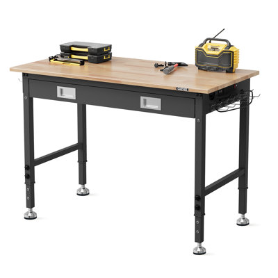 Établi à hauteur réglable de 48 po x 24 po avec tiroir et prises de courant, plateau en bois d'hévéa et rangement perforé pour garage