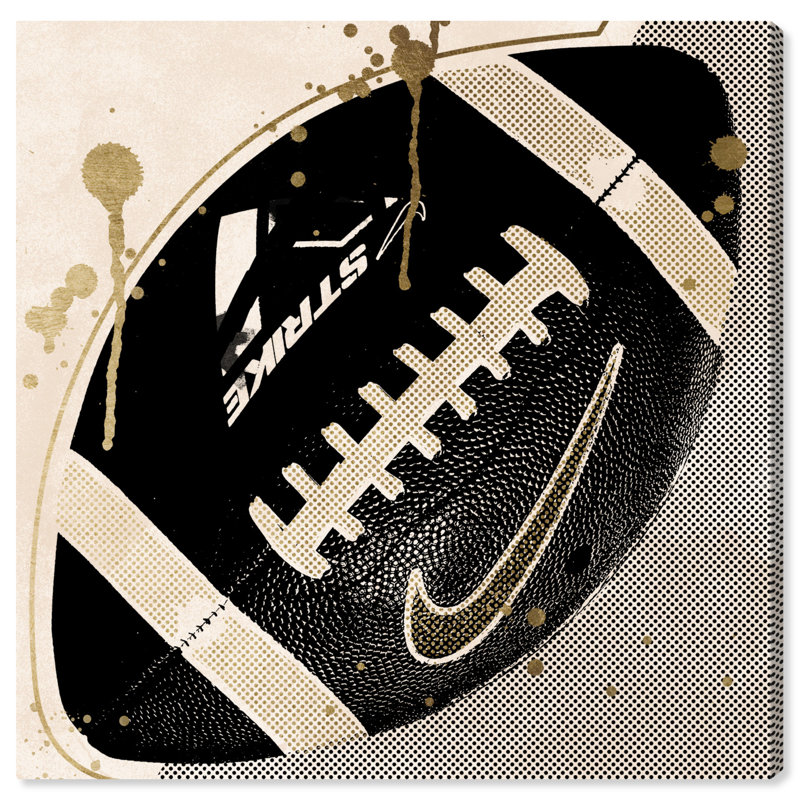 «Inverted Football», reproduction d'impression sur toile tendue, H 30 po x l 30 po x P 0,8 po
