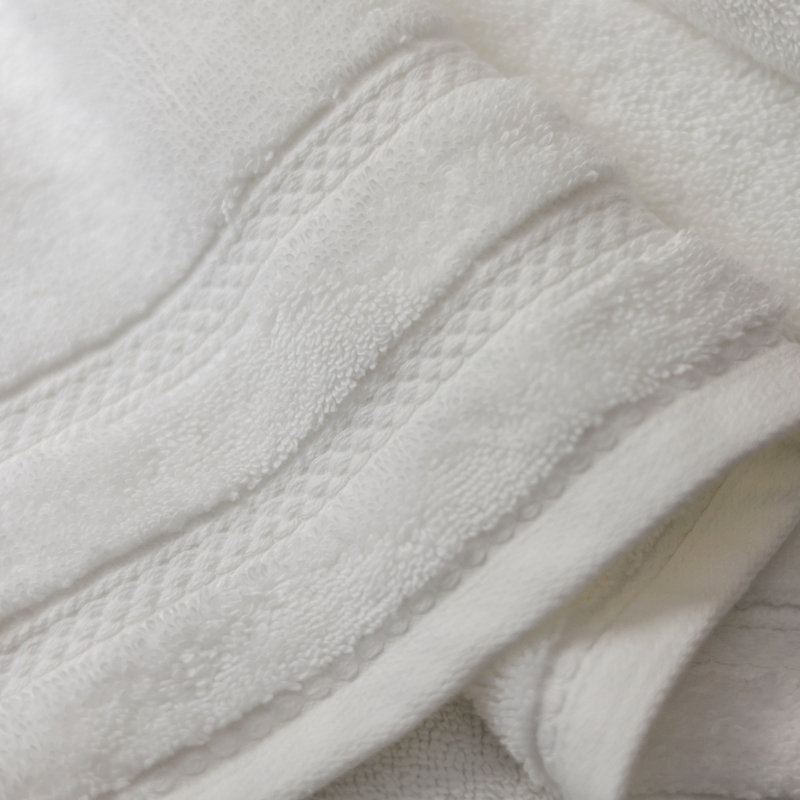 True Comfort White Cotton 4-Piece Bath Towel Set