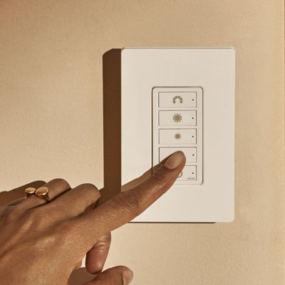 Sway Control for Tenor Lighting