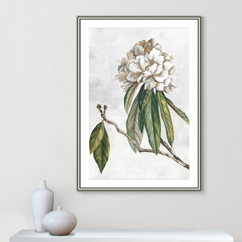 «Pearly Beauty II» par Eva Watts, L 30,75 po x H 42,75 po, Imprimé mat, Argent classique