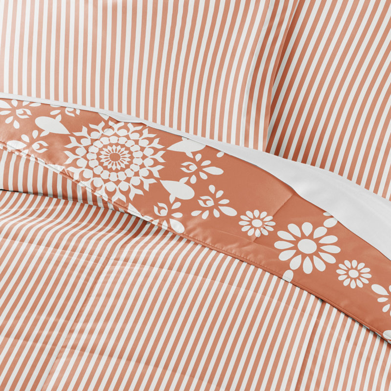  Daisy Medallion Reversible Down-Alternative Comforter, Twin, Clay