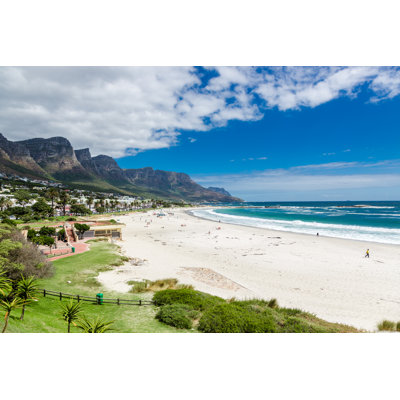 " Camps Bay Beach "