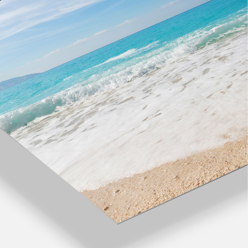 «Permit White Waves Kissing Beach Sand», photographie, H 30 po x l 40 po x P 1,5 po, Métal métal
