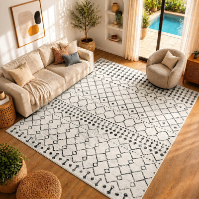 Malena Black/Off-White Rug