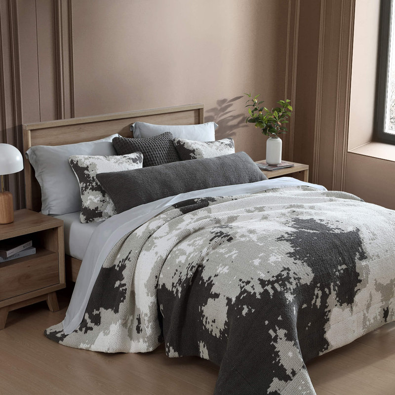 King Size White and Gray Reversible Comforter
