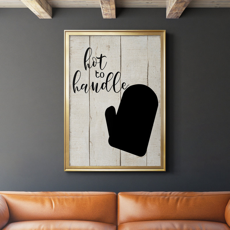 «Hot to Handle», reproduction encadrée de qualité supérieure - prête à être accrochée, Or, H 42,5 po x l 30,5 po x P 1 po