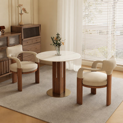 Table de salle à manger ronde 33 po de luxe avec piédestal multicouche en noyer et base en or brossé - disponible en verre, marbre blanc, plateau en marbre chaud