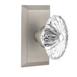Studio Plate with Oval Fluted Crystal Door Knob