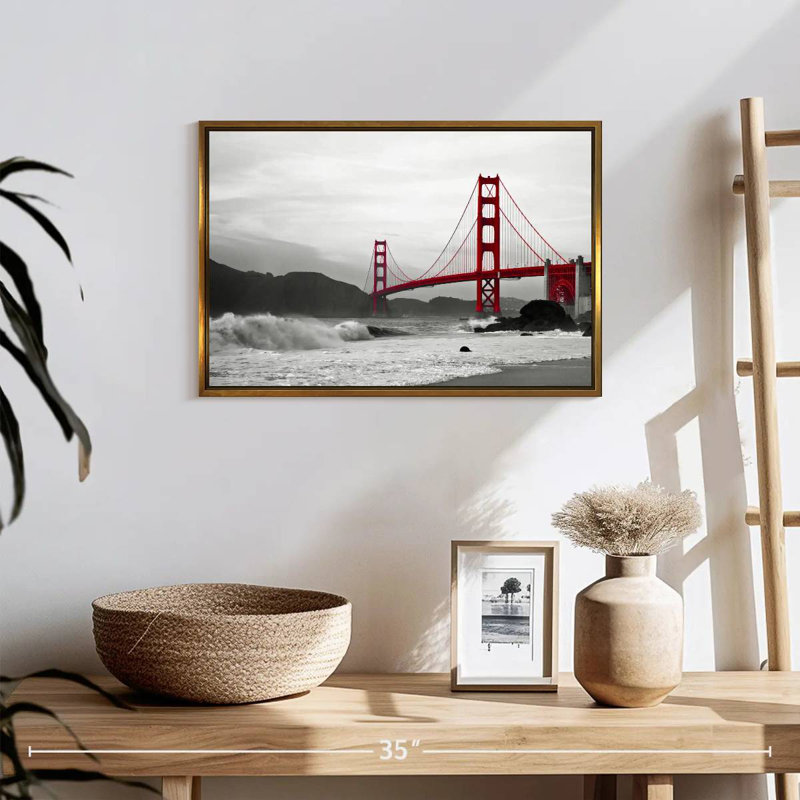 Golden Gate Bridge Beach, 19 po x 13 po, Cadre flottant doré