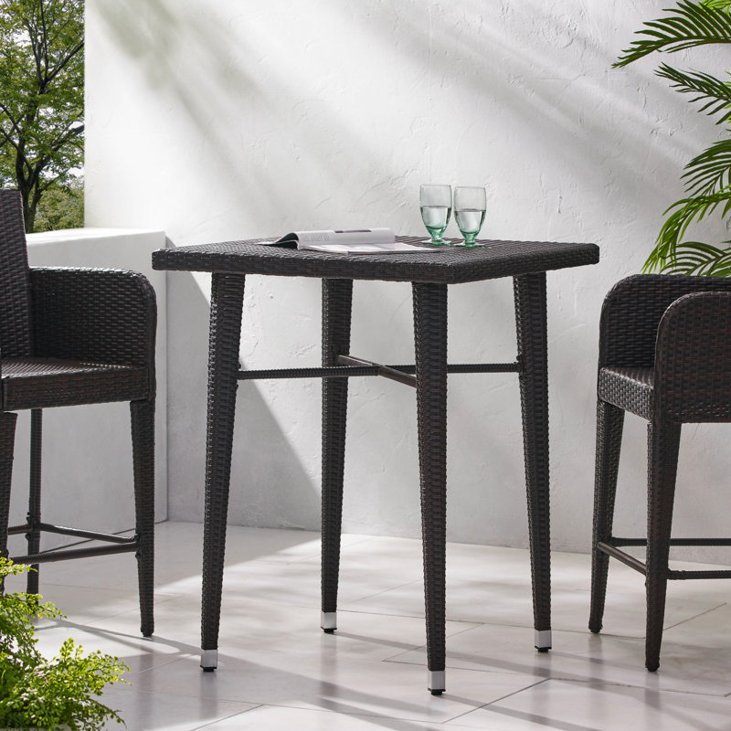 Table de bar carrée de 81 cm (32 po) - Mobilier de jardin élégant, résistant aux intempéries et en fer, 104 cm (41 po) H x 83 cm (32,5 po) L x P, table de jardin marron aux nuances variées.