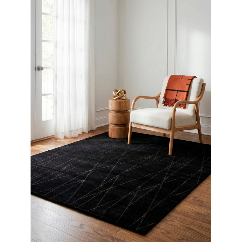 Sarila Area Rug in Black, Rectangle 5' x 7'2"
