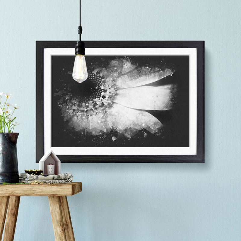 Pretty Flower - Picture Frame Graphic Art Print, 24cm H x 33cm W x 2cm D, Black Framed