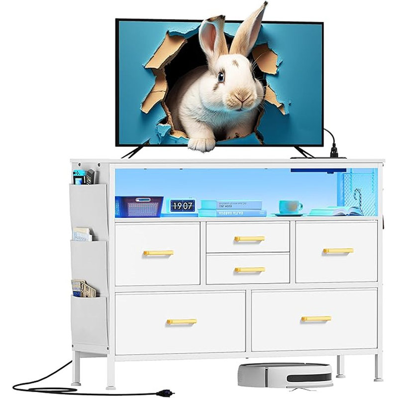  Commode télé pour téléviseur 45 po, commode 6 tiroirs avec prise de courant et lumière DEL, commode large avec poignée en métal, commode blanche avec tablettes et finition pu