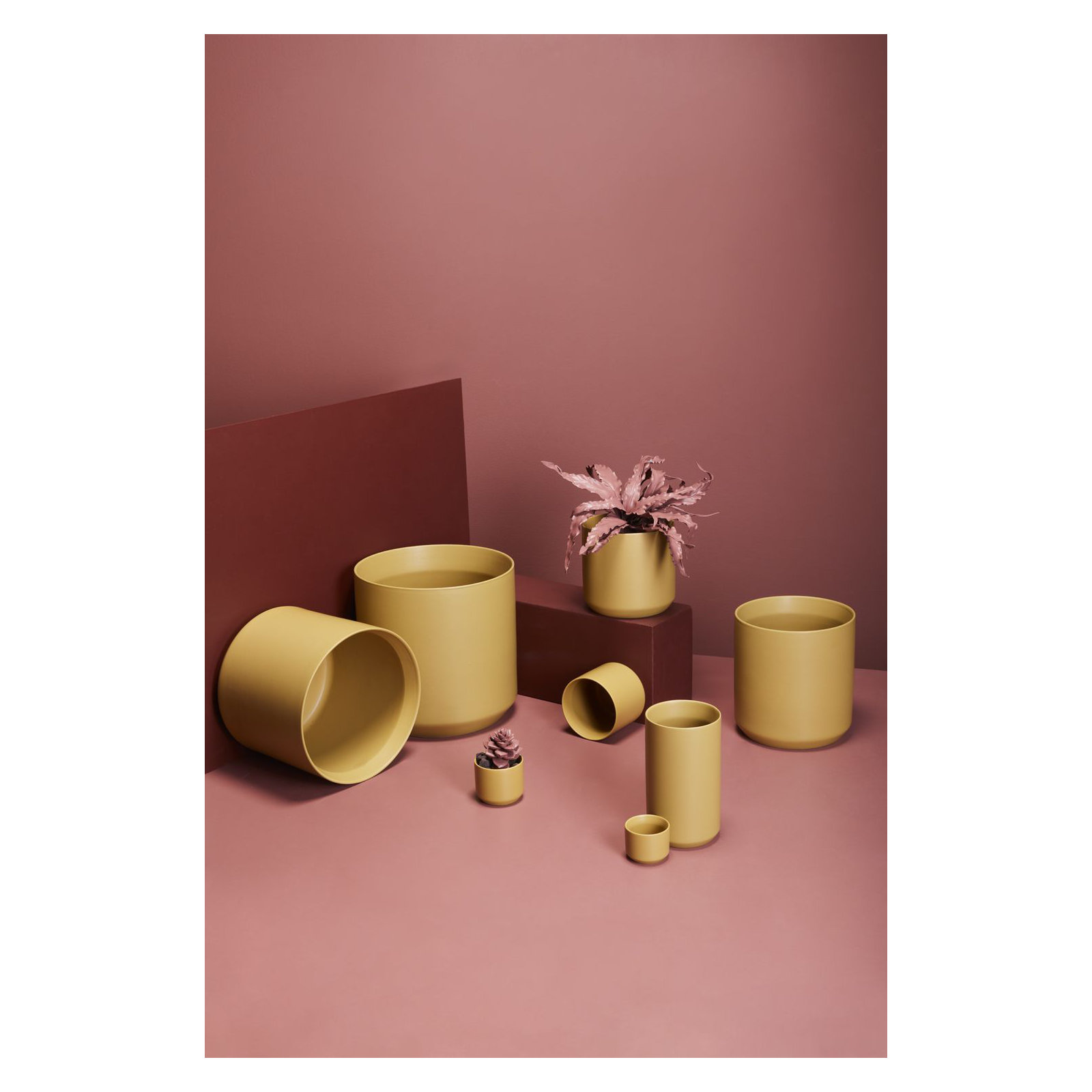 Aveley Ceramic Pot Planter, Yellow