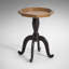 Table de bout de style champêtre français avec base en pied d'araignée et plateau octogonal à lèvres, meubles d'appoint en faux bois nécessitant peu d'entretien