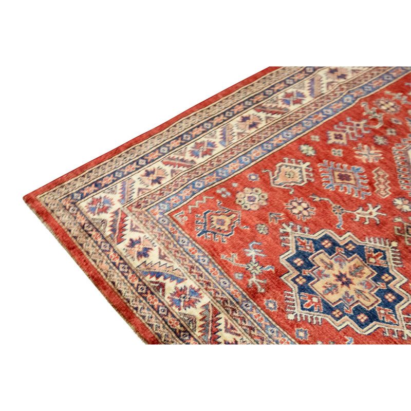 Tapis unique rouge, ivoire et bleu de 4 pi 11 po x 6 pi 7 po