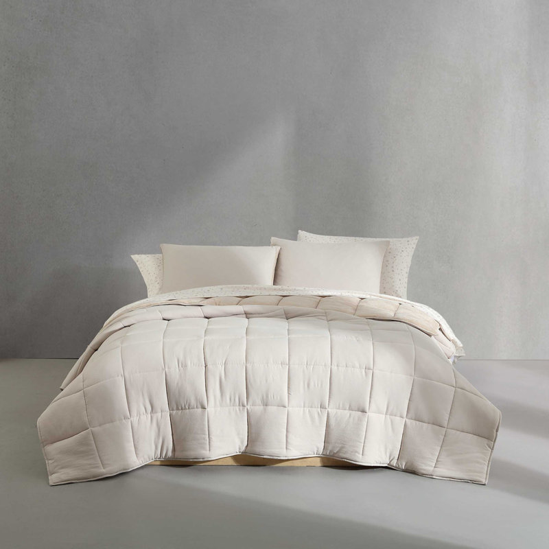 Ensemble d'édredon en peluche réversible Calvin Klein, Beige, Grand édredon et 6 pièces supplémentaires