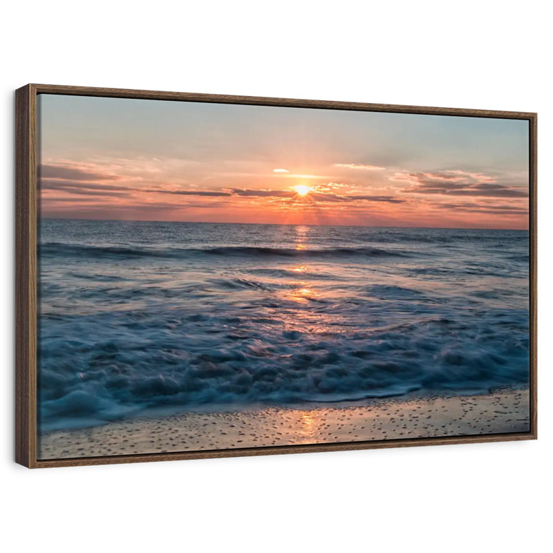 Lever de soleil sur l'océan, 25 po x 17 po, Cadre flottant noyer