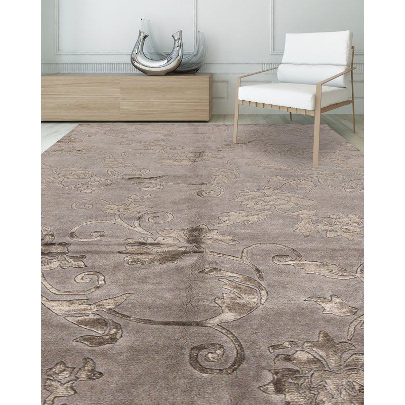 Hand Woven Wool Floral Area Rug