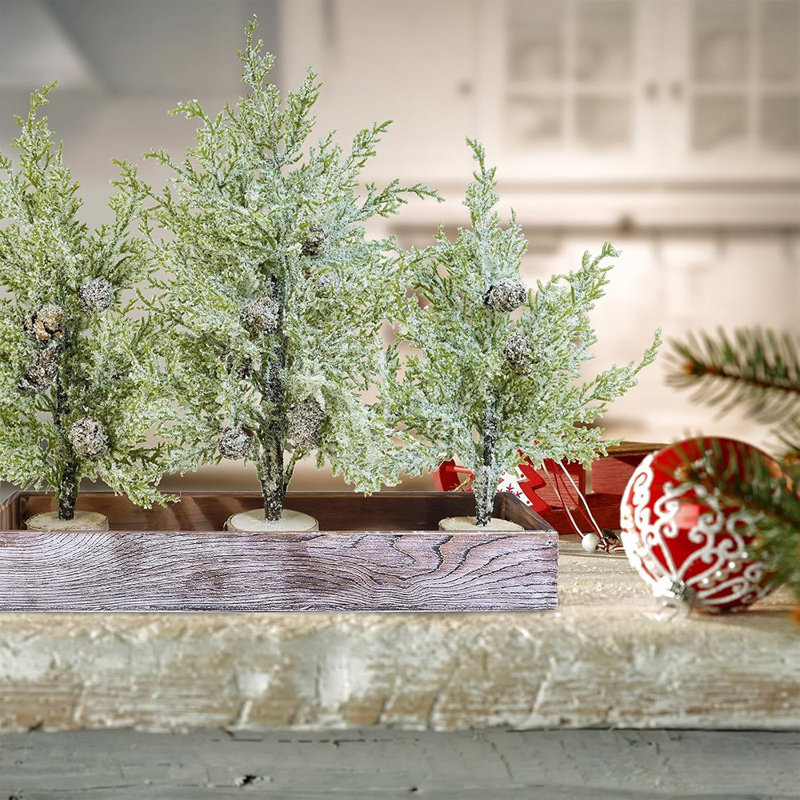Mini cèdres enneigé - vert et blanc - artificiel / pommes de pin et base en bois / décoration de table rustique