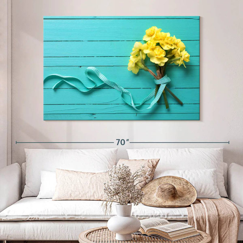 Bouquet de jonquilles Harnek sur fond bleu, H 34 po x l 51 po