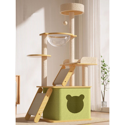 Arbre à chat en bois minimaliste avec poteaux recouverts de peluche et grattoir ondulé pour un usage domestique