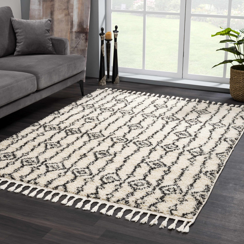 Tapis marocain beige à poils longs Makassar, Rectangle 5 pi 3 po x 7 pi