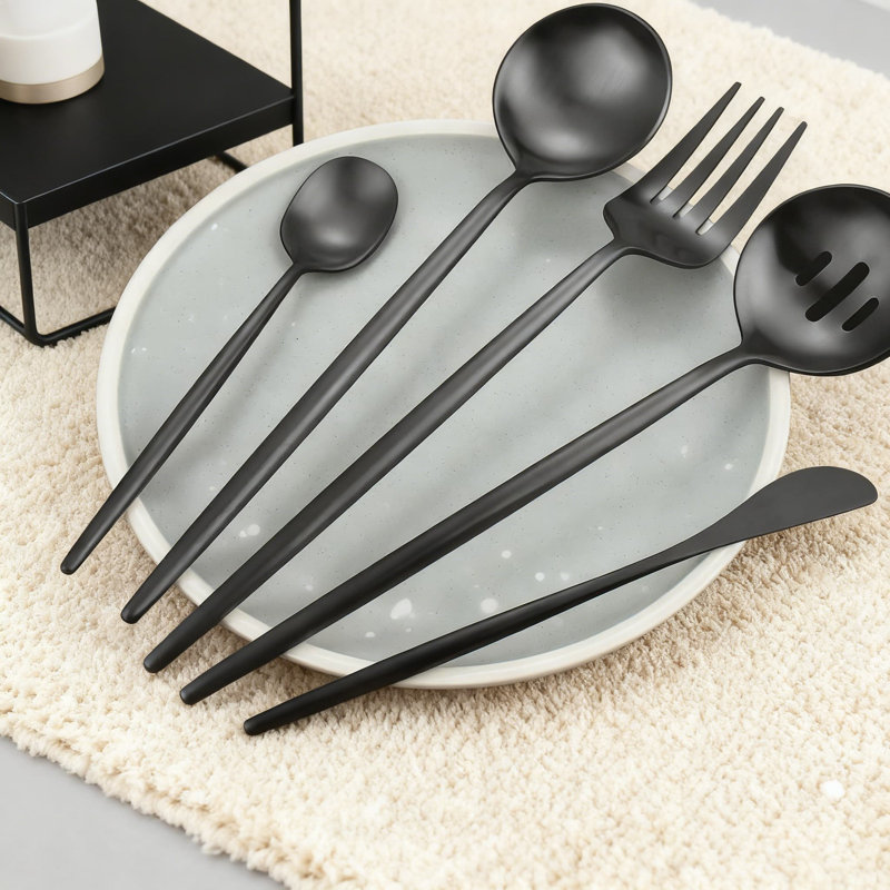 Ensemble de service 5 pièces en acier inoxydable avec finition satinée, lavable au lave-vaisselle, comprenant une grande cuillère, une fourchette, un couteau à beurre, une cuillère à sucre et une cuillère rainurée