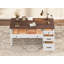 Bureau de direction de style ferme avec prises électriques et ports USB – Bureau d'ordinateur en bois de 136 cm – Tiroir à dossiers, rangement, bureau pour la maison – Brun et blanc