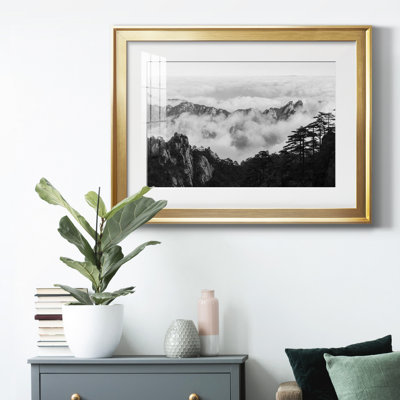 Toile encadrée de qualité supérieure Yellow Mountain - prête à être accrochée