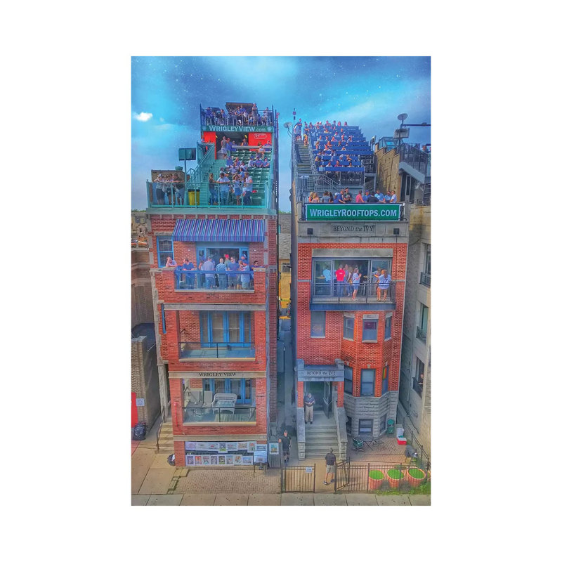 Wrigley toit par Caitlin Vera - impression sur toile tendue, H 12 po x l 8 po x P 0,75 po
