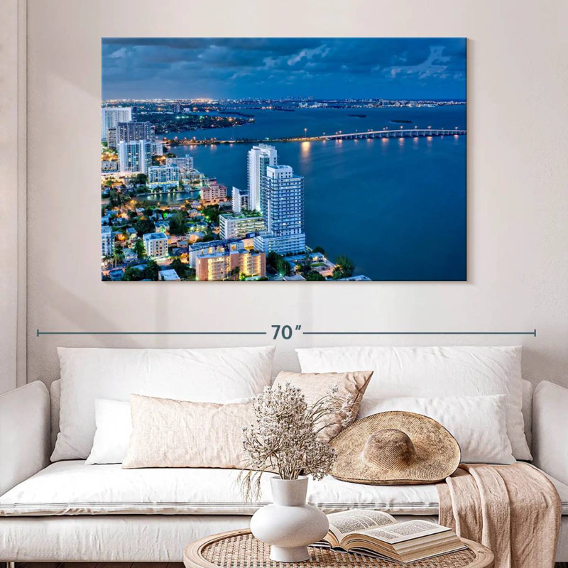 Nicci Miami Beach la nuit, H 34 po x l 51 po