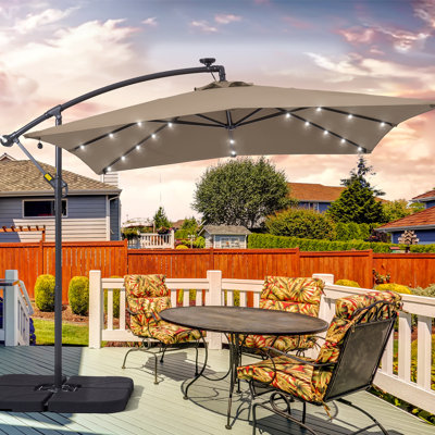 Parasol de patio en porte-à-faux décalé 8,2 pi avec base, parasol d'extérieur toutes saisons pour terrasse
