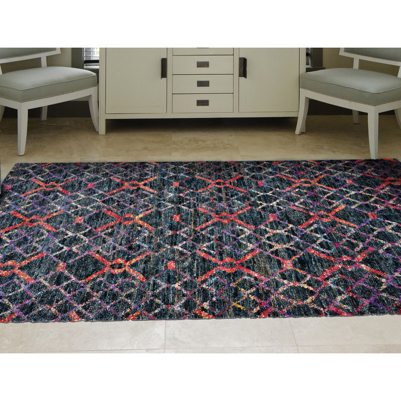 Tapis rouge / noir noué à la main Ayslyn, Rectangle 7 pi 9 po x 9 pi 9 po