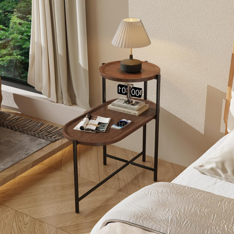Petite table d'appoint à 2 niveaux avec tablette de rangement, table de bout moderne avec plateaux en bois arrondis, structure en métal et pieds réglables pour le salon, la chambre à coucher et les petits espaces, brun noyer