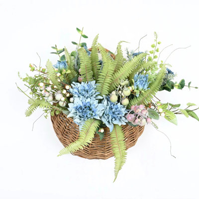 Arrangement floral de baies artificielles de printemps et d'été avec panier pour décoration murale de porte d'entrée