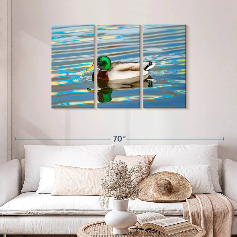 Canard nageant sur le lac, H 28 po x l 45 po