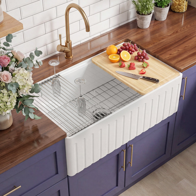 Évier de poste de travail à tablier frontal en argile réfractaire 31 po x l 18 po pour cuisine, évier de ferme blanc cannelé à simple cuve, 4 accessoires personnalisés inclus