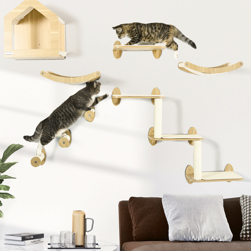 Arbre à chat avec 10 niveaux et surfaces douces, créant un espace de détente pour les niveaux de chats, rembourrage, cachette spacieuse
