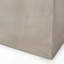 Table d'appoint d'extérieur gris clair MGO avec béton léger durable et conception de cube moderne pour la terrasse et la cour