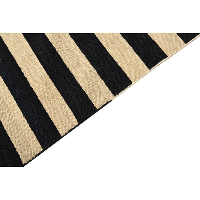 Tapis noir et blanc 5 x 8