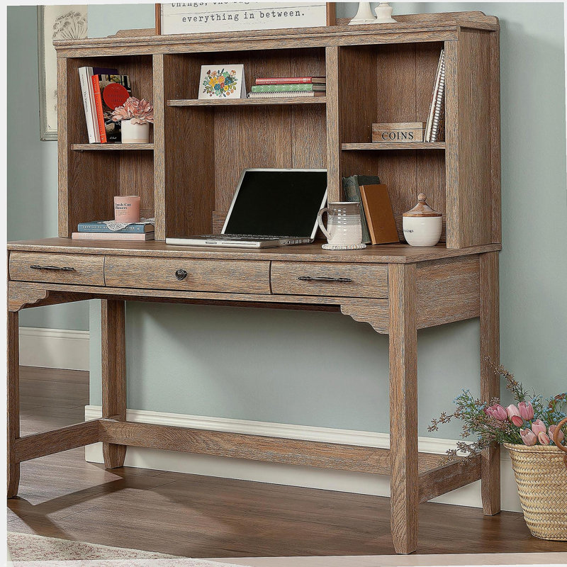 Huche avec tablettes réglables, finition brune