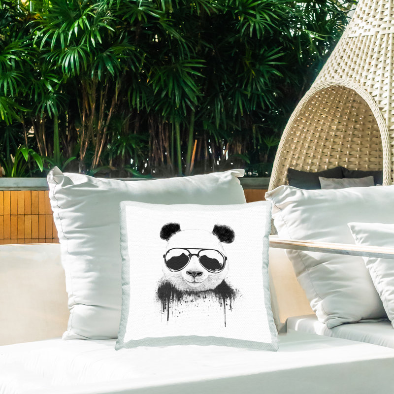 Coussin d'extérieur à imprimé panda moderne et moderne par Balazs Solti