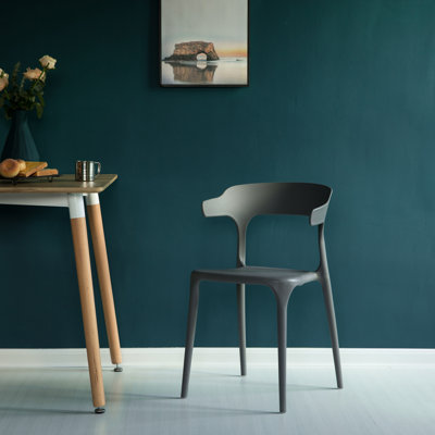 Chaise de salle à manger d'extérieur moderne en plastique avec dossier ouvert en U, gris