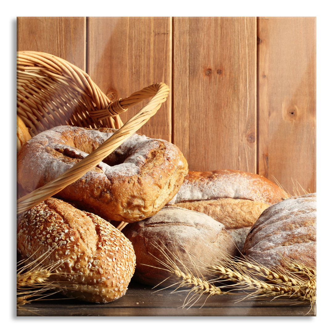 Glasbild "Korb mit leckerem frischem Brot"